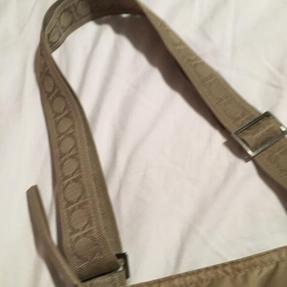 Kenneth Cole Reaction crossbody travel messenger bag adjustable strap Neutral - Picture 9 of 13